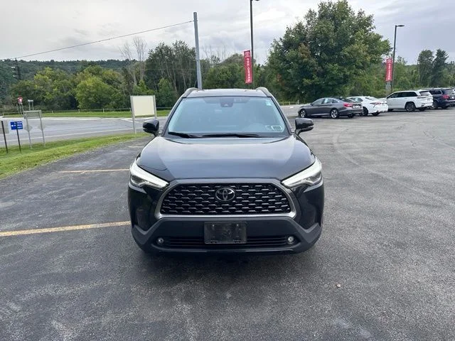 Used 2022 Black Toyota XLE image 8