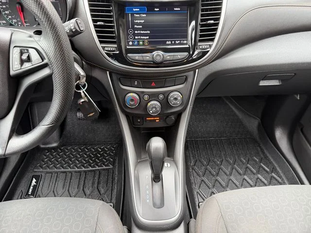 Used 2018 White Chevrolet LS image 11