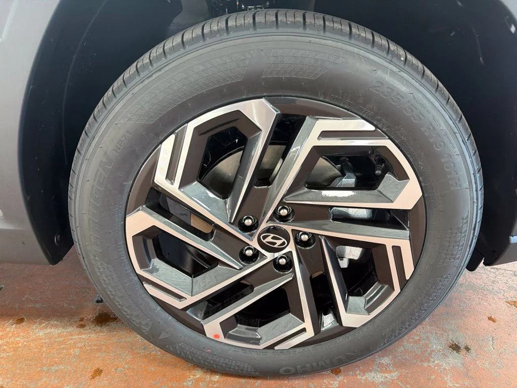 New 2026 Hampton Gray Hyundai SEL Plus image 11