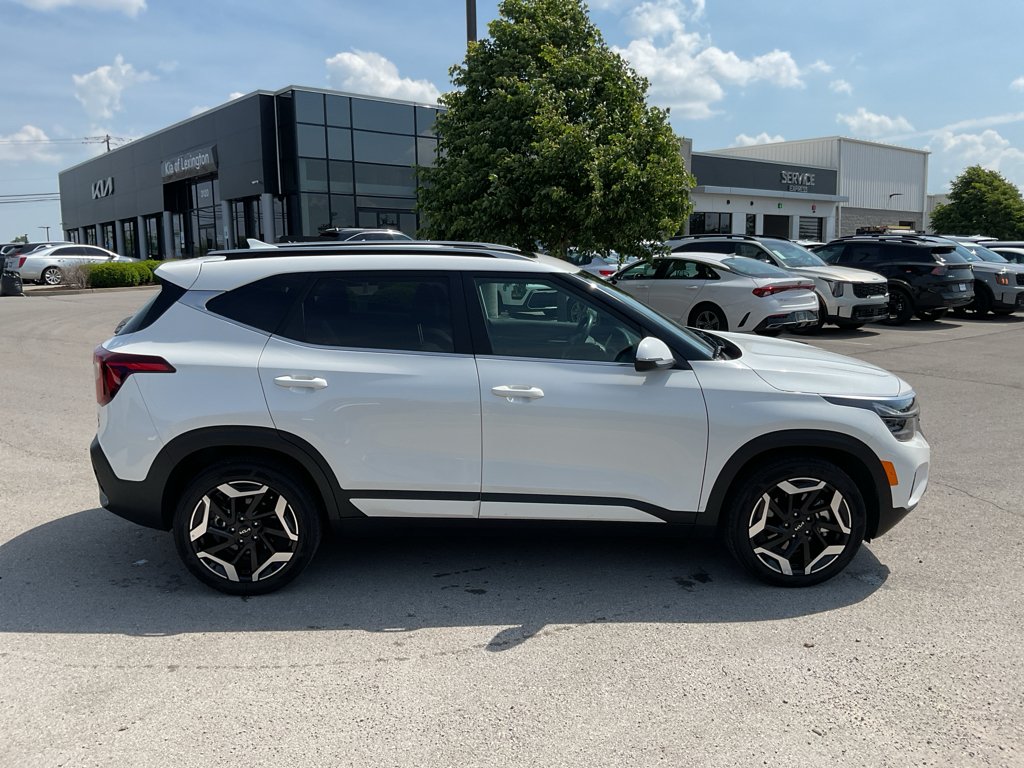 Certified Used 2025 Snow White Pearl Kia SX image 11