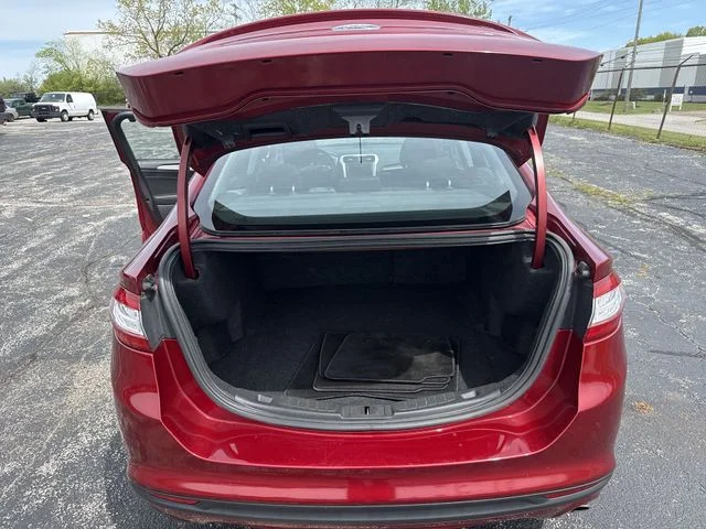 Used 2013 Red Ford SE image 21