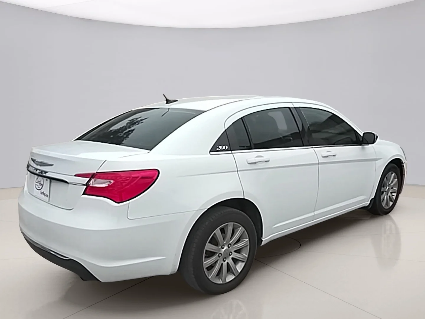 Used 2011 White Chrysler TOURING image 5