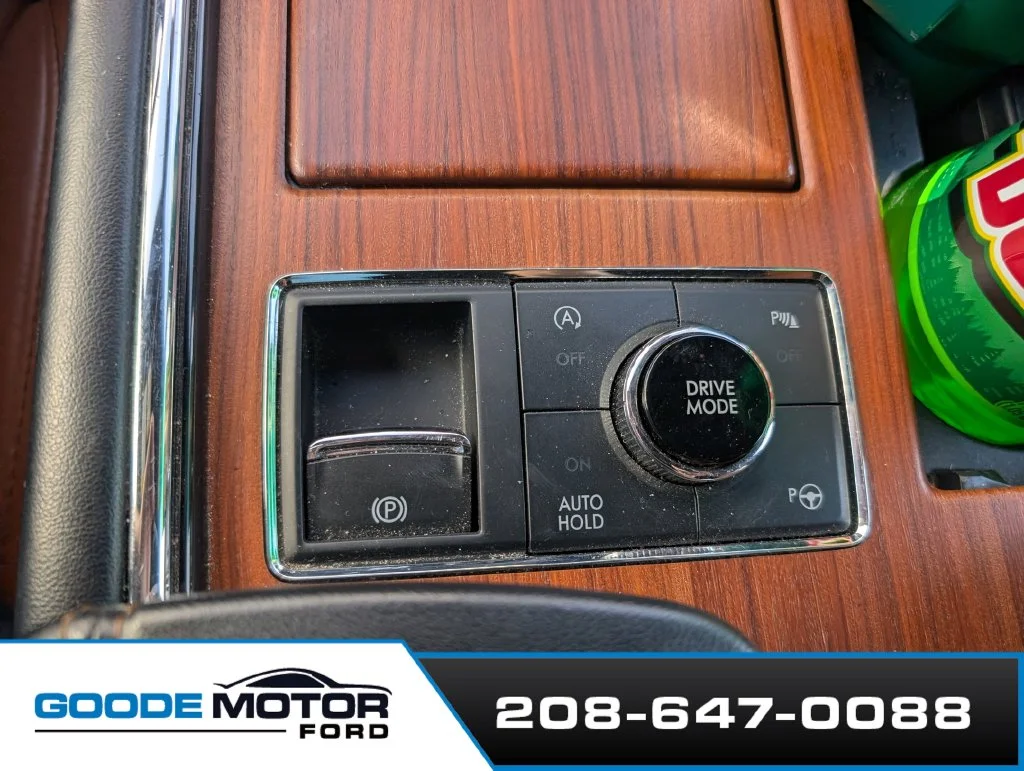Used 2019  Lincoln Reserve image 15