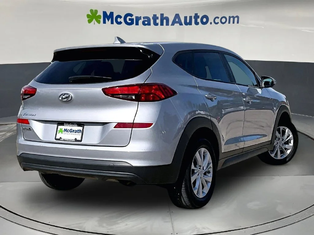 Used 2020 Silver Hyundai SE image 7