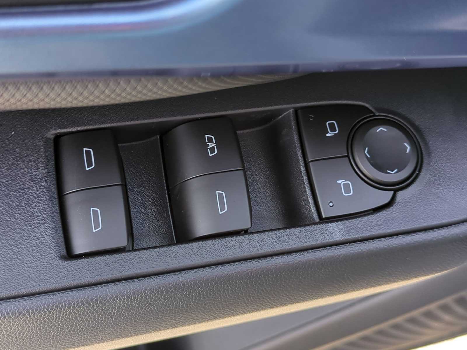 2026 Chevrolet Equinox EV 2LT - Photo 11