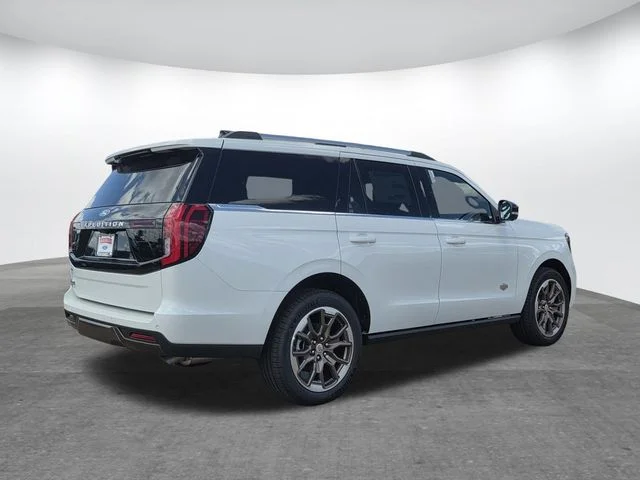 New 2027 Star White Metallic Tri-Coat Ford King Ranch® image 24