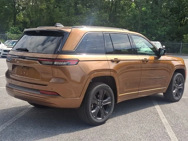 New 2027 Brown Jeep Limited Reserve image 2