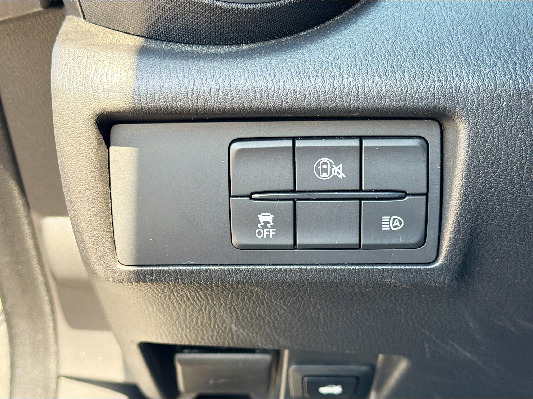 Used 2025 Machine Gray Metallic Mazda Grand Touring image 30