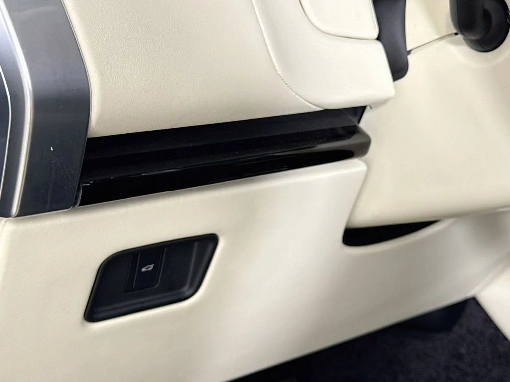 Used 2023 Blue Land Rover Autobiography image 10