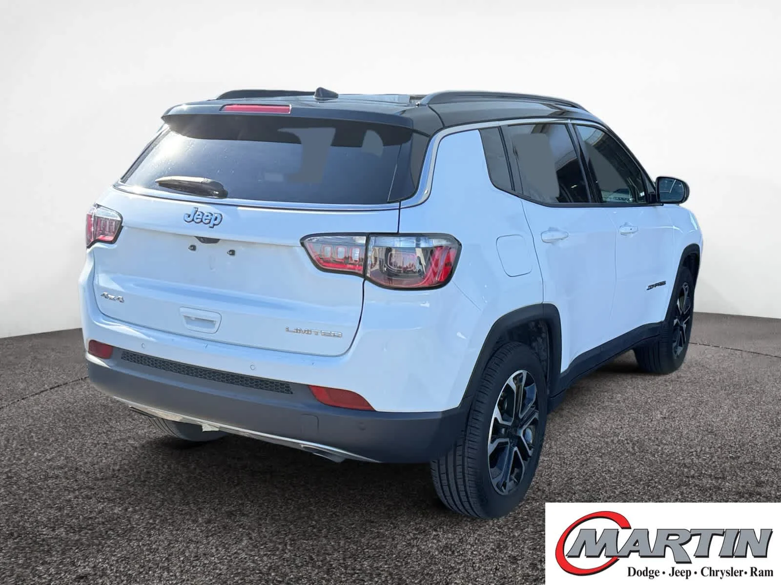 Used 2023 Bright White Clearcoat Jeep Limited image 5
