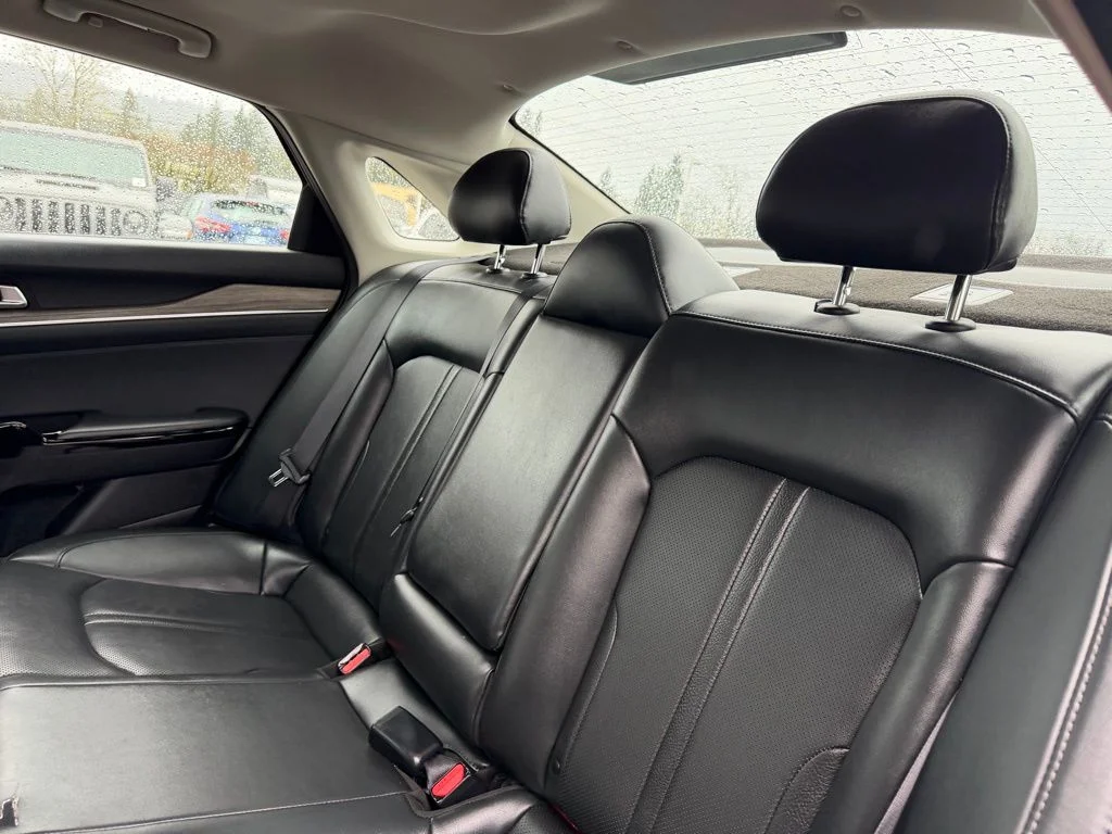 Used 2022 Passion Red Kia EX image 30