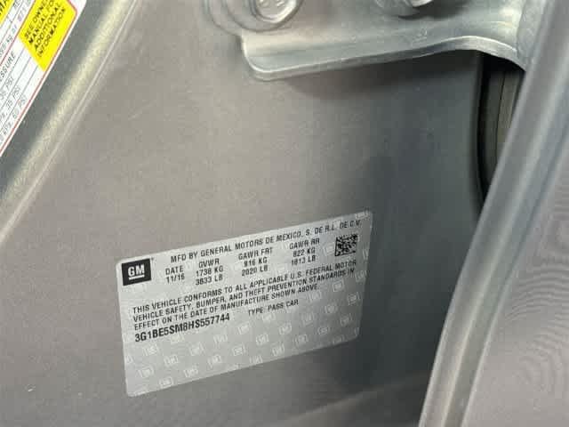 Used 2017 PEPPERDUST METALLIC Chevrolet LT image 30