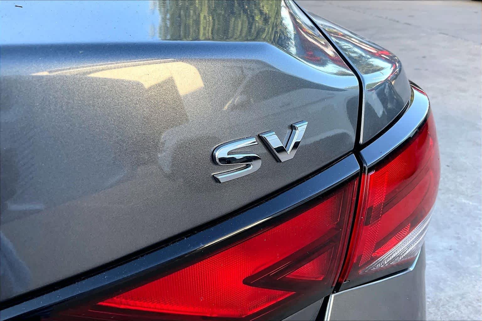 Used 2024 Gun Metallic Nissan SV image 10