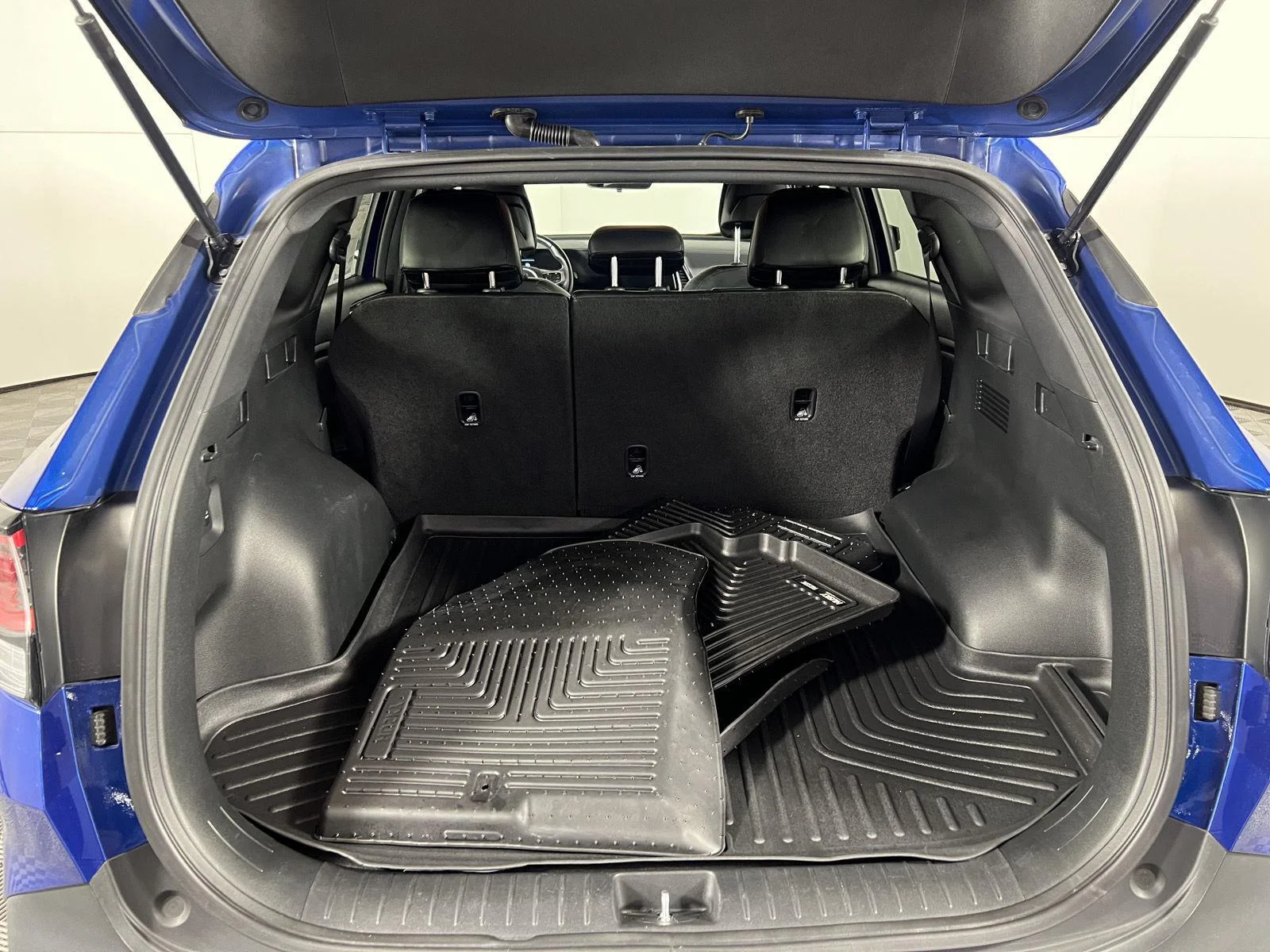 Used 2023 Sapphire Blue Kia X-Line image 9