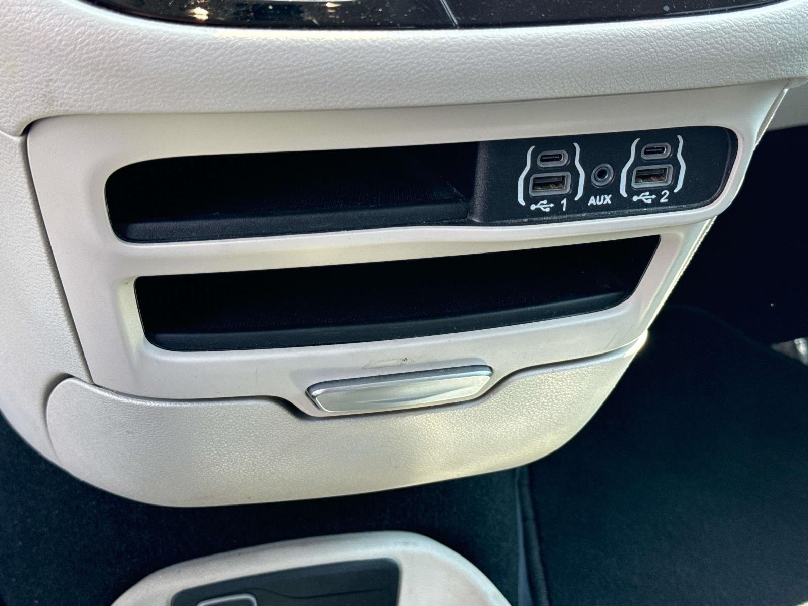 Used 2023 Bright White Clearcoat Chrysler Touring L image 20