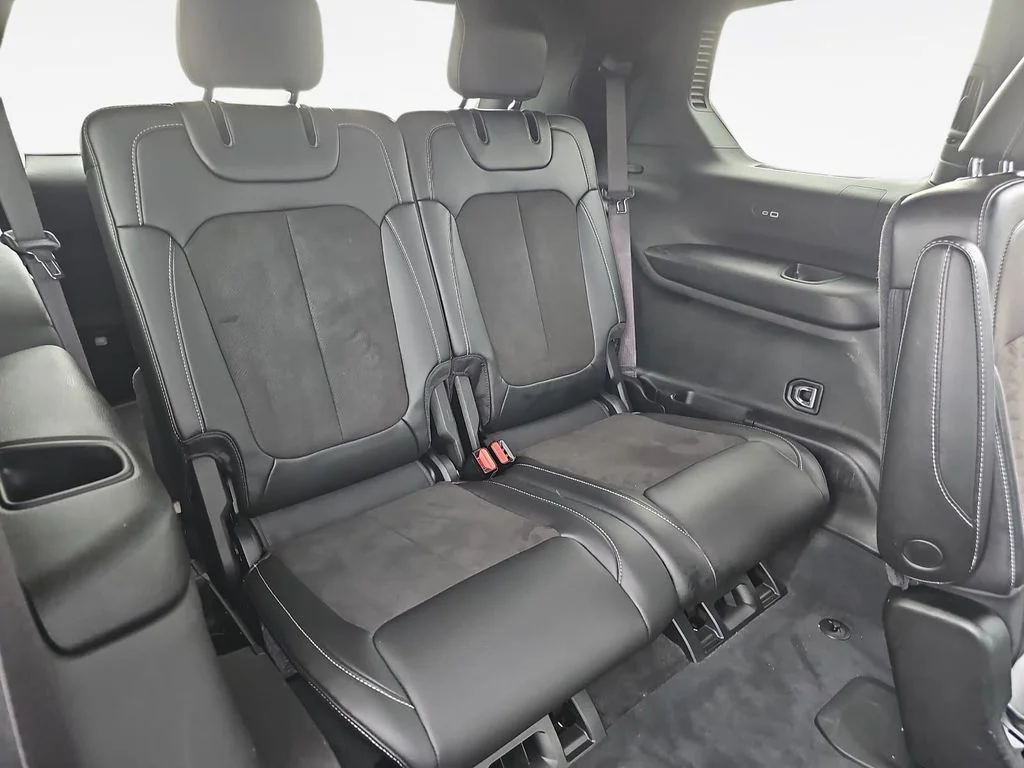 Used 2023 Gray Jeep Altitude image 12