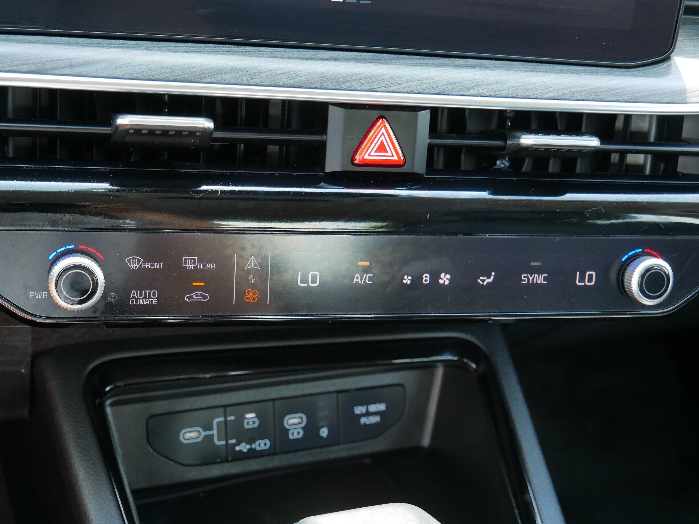 Used 2025 Snow White Pearl Kia EX image 23