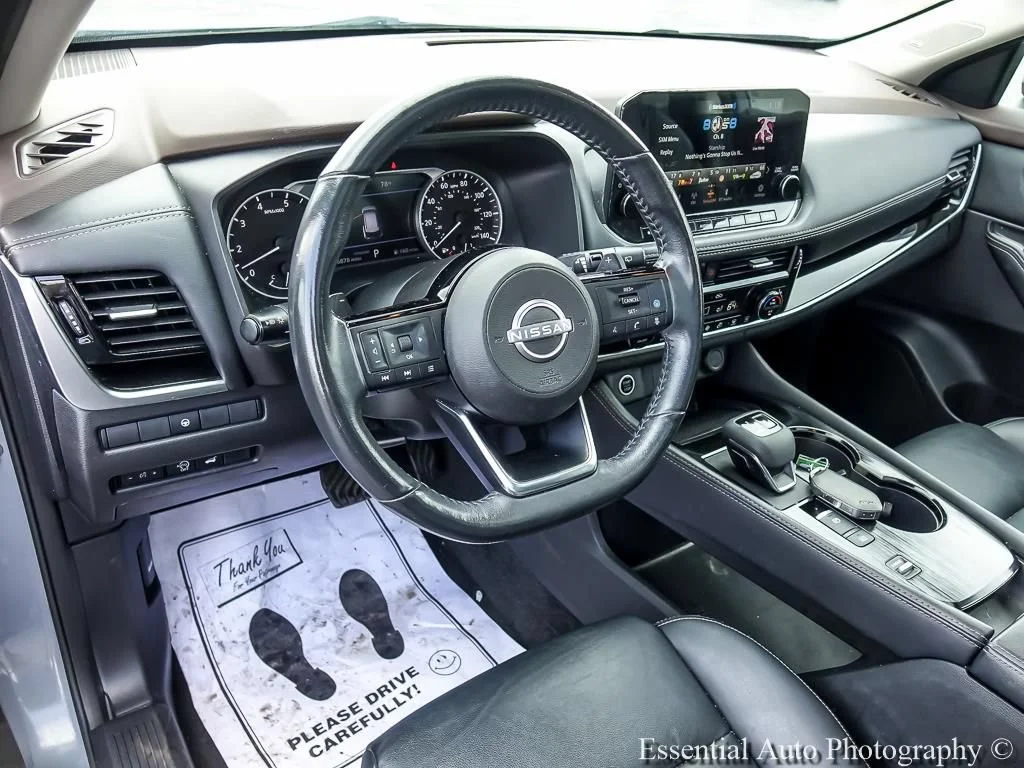 Used 2023 Gray Nissan SL FWD image 11
