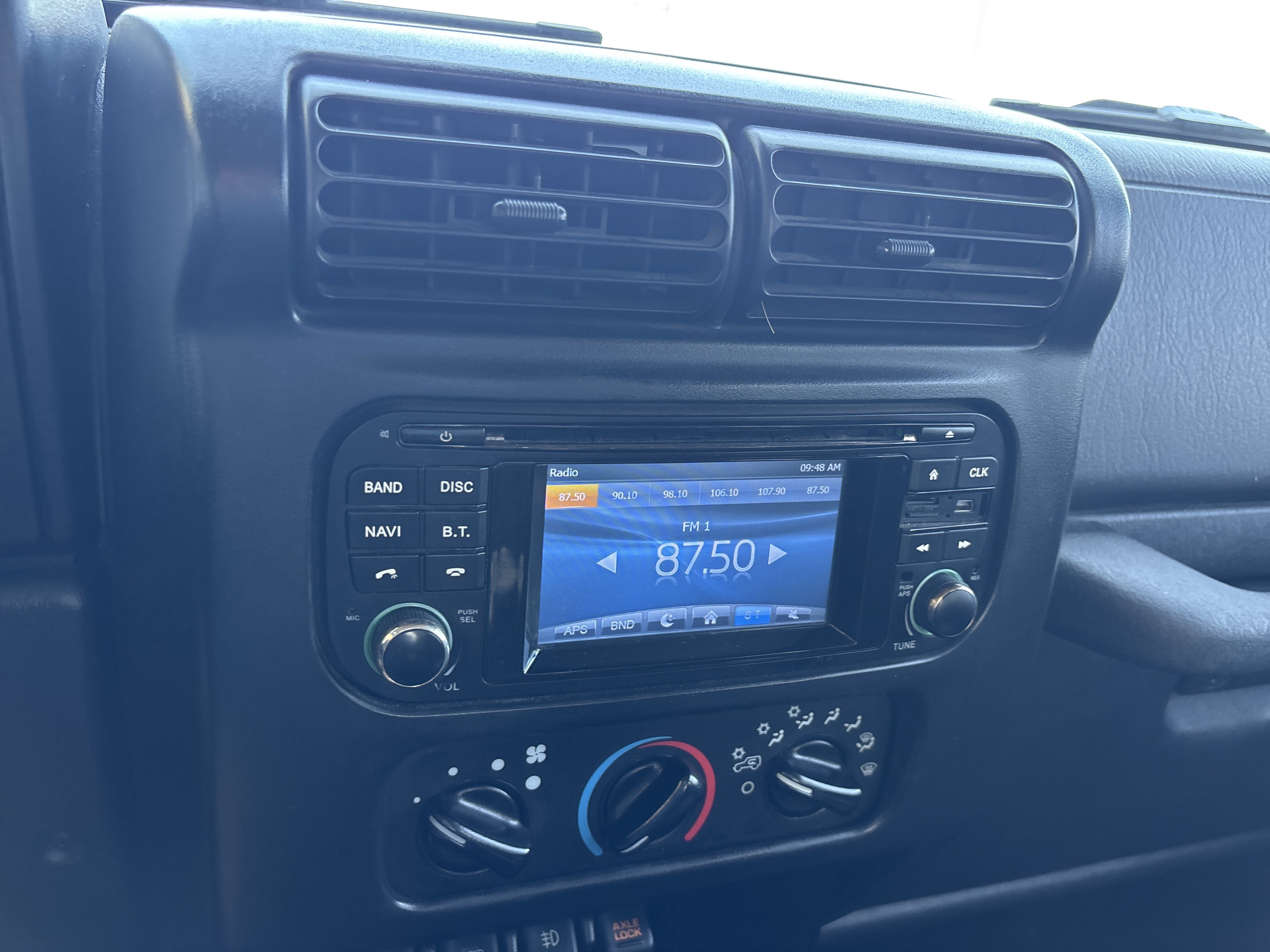 Used 2006 White Jeep Rubicon image 23