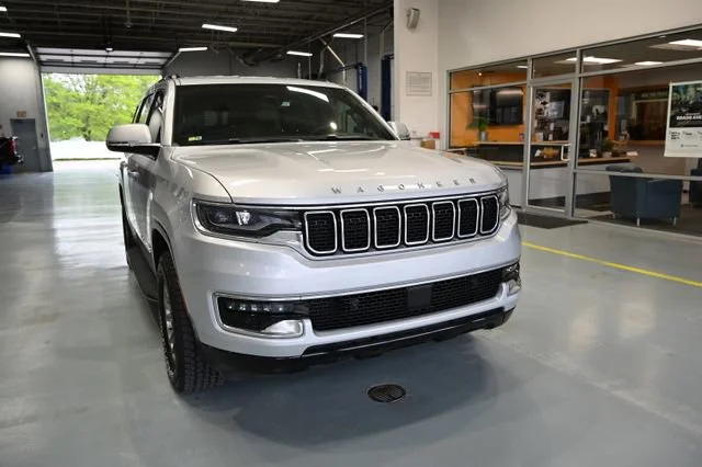 Used 2022  Jeep Series I image 3
