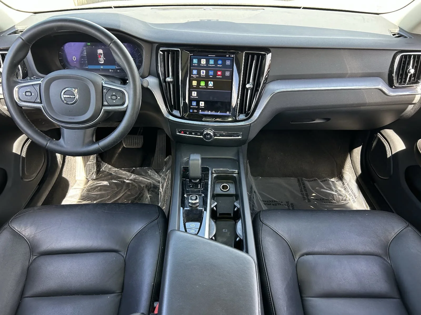 Used 2023 Platinum Grey Metallic Volvo Core Dark Theme image 20