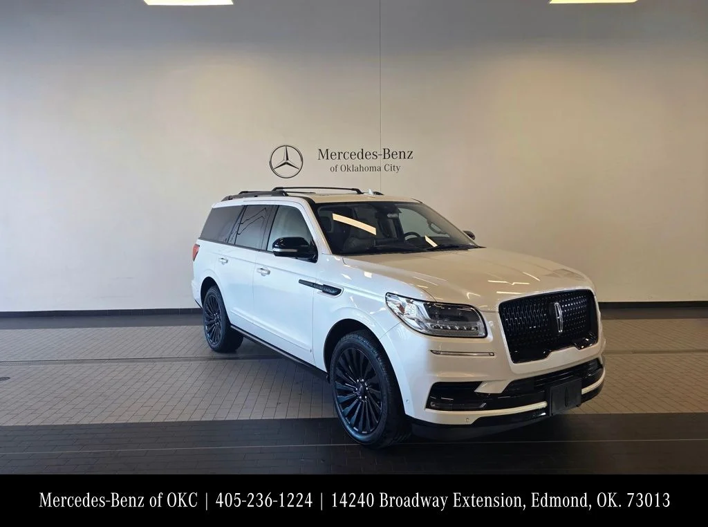 Used 2019 White Lincoln Reserve image 3