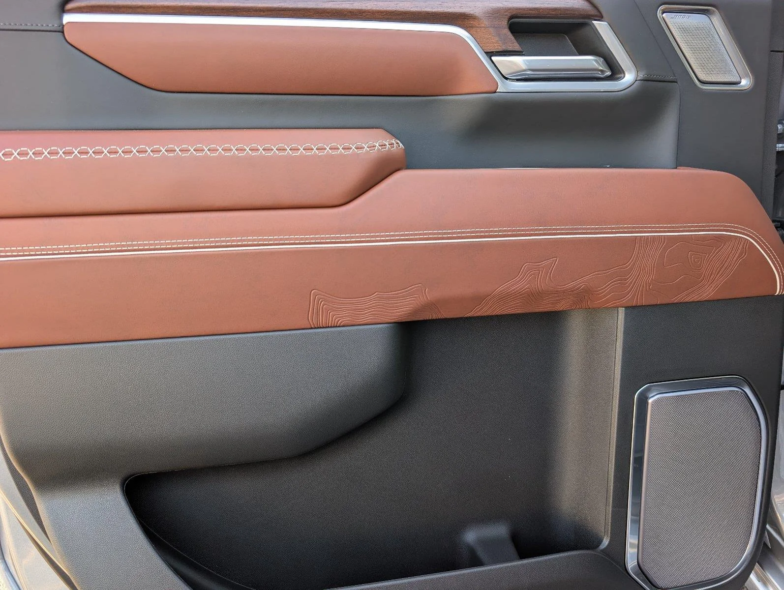 New 2026 Sterling Metallic GMC Denali Ultimate image 38