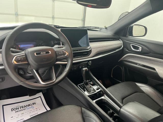 Used 2024 White Jeep Latitude image 14