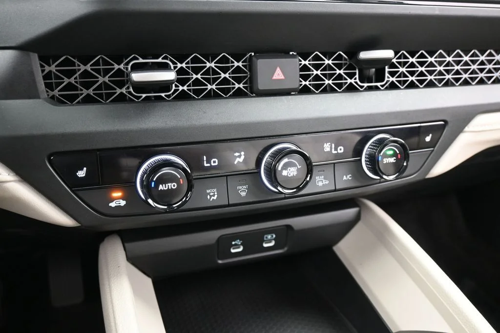 Used 2025 Gray Honda SE image 20