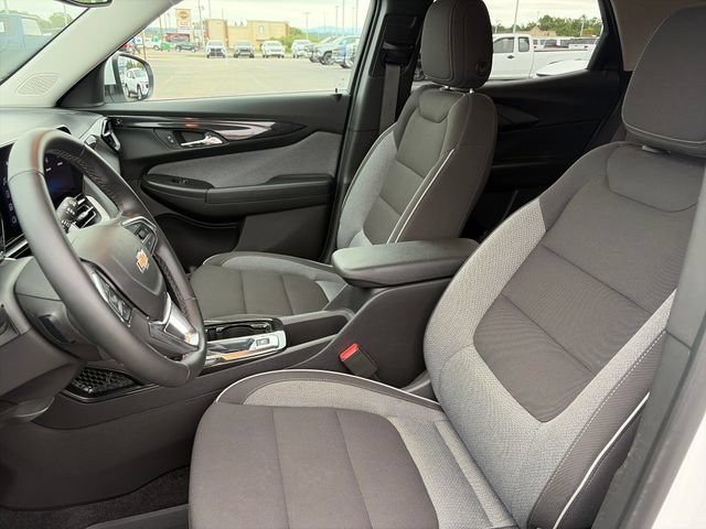 Used 2025 Summit White Chevrolet LT image 18