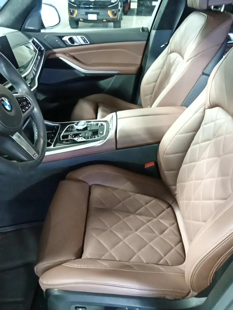 Used 2025 Carbon Black Metallic BMW xDrive40i image 9