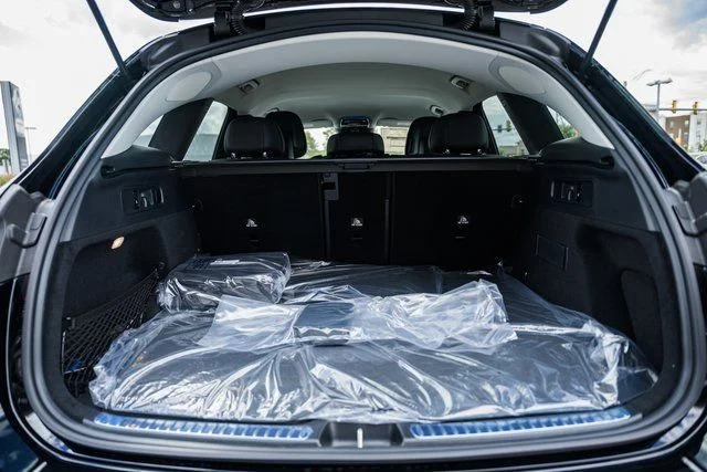 2025 Mercedes-Benz GLC Base - Photo 10