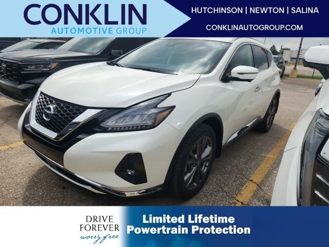 Used 2019 White Nissan Platinum image 1