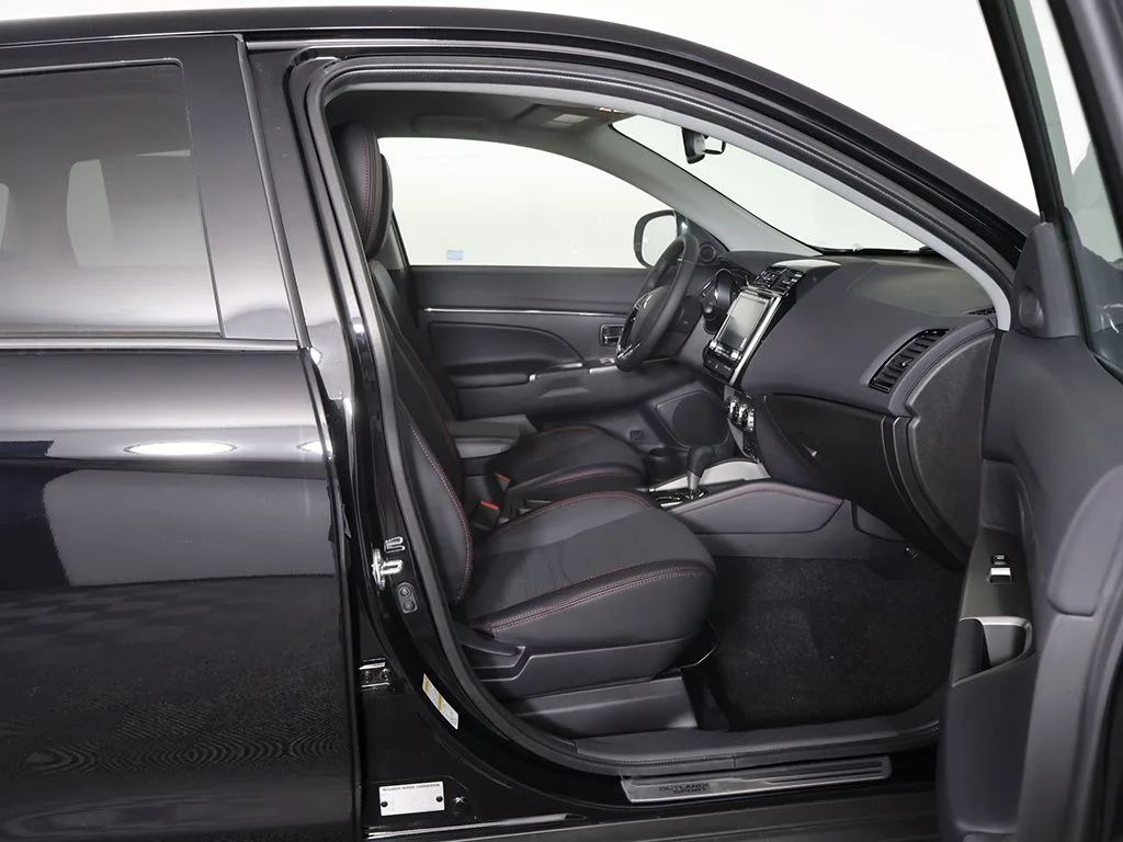 New 2026 Black Mitsubishi 2.0 SE image 27