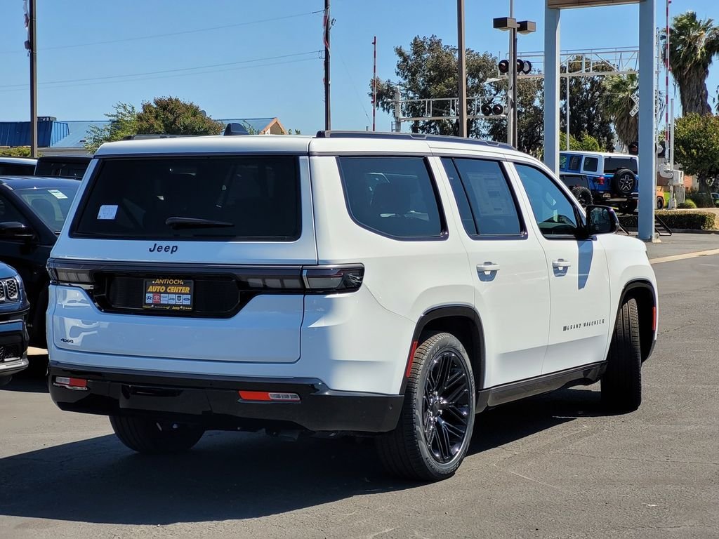 New 2026 Bright White Clear-Coat Exterior Paint Jeep Limited Reserve image 3