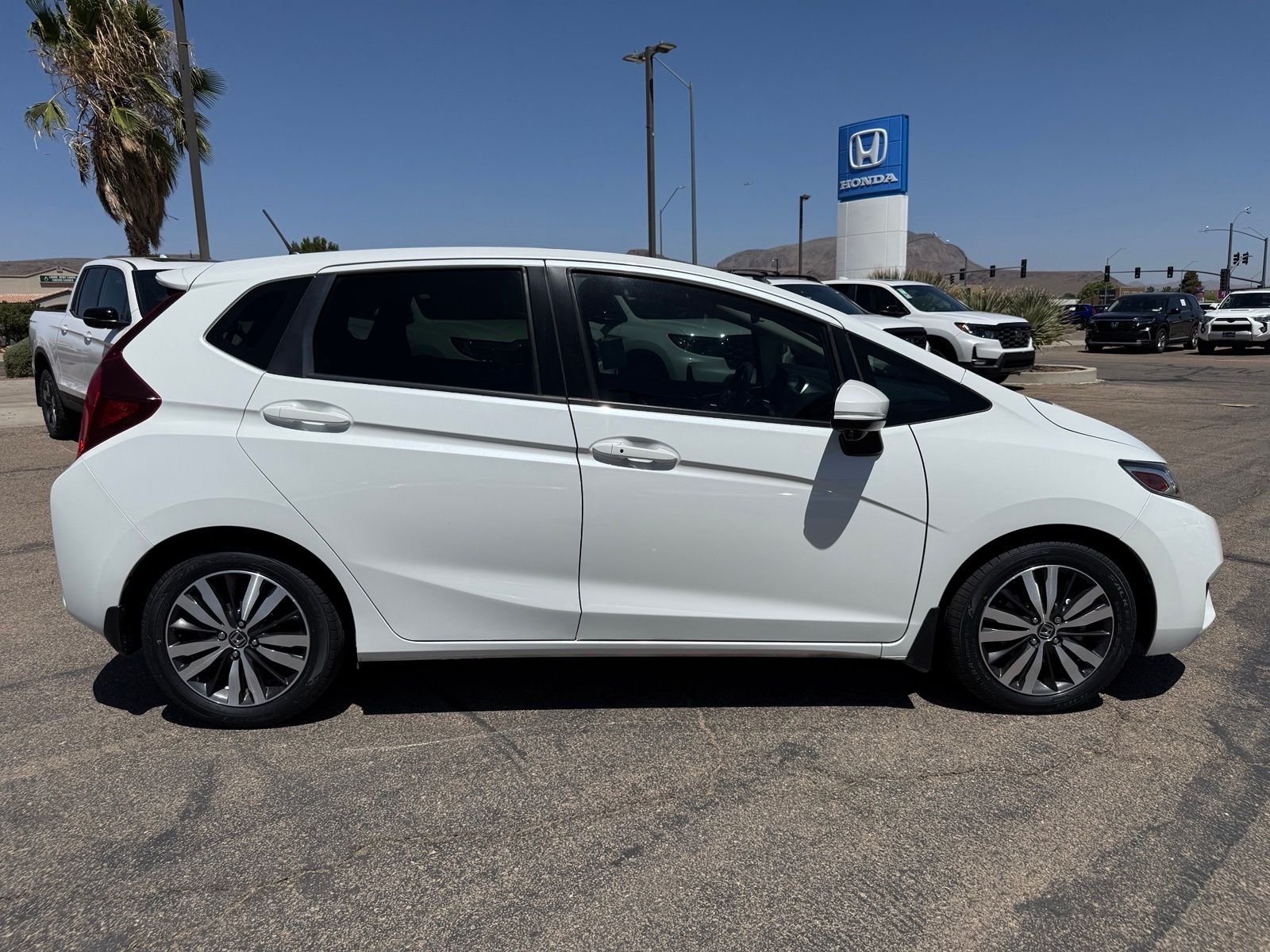 Used 2017 White Orchid Pearl Honda EX image 4