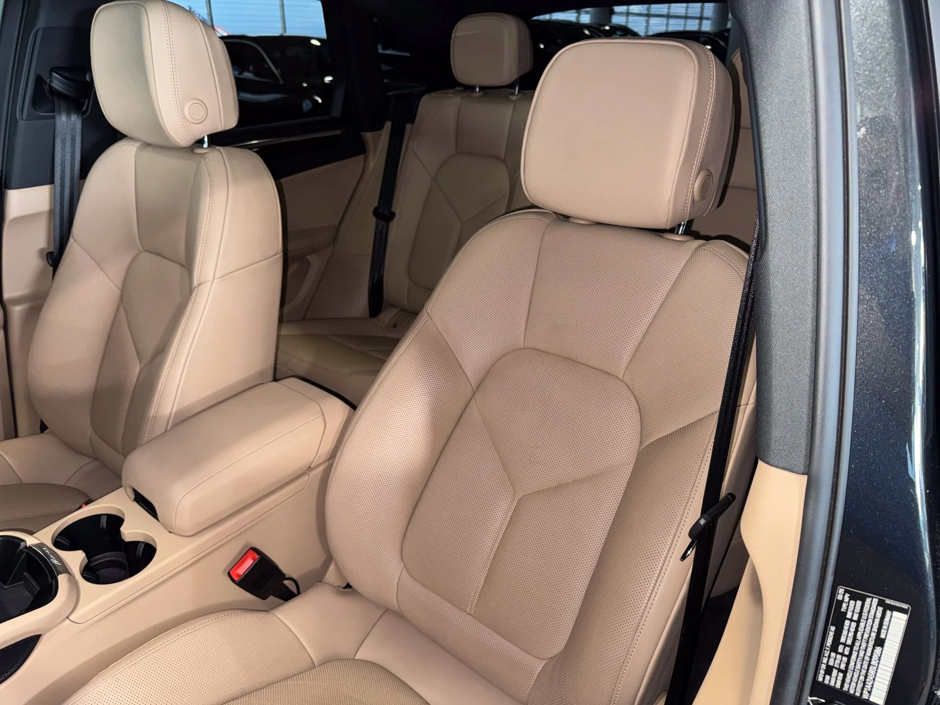 Used 2025  Porsche T image 34
