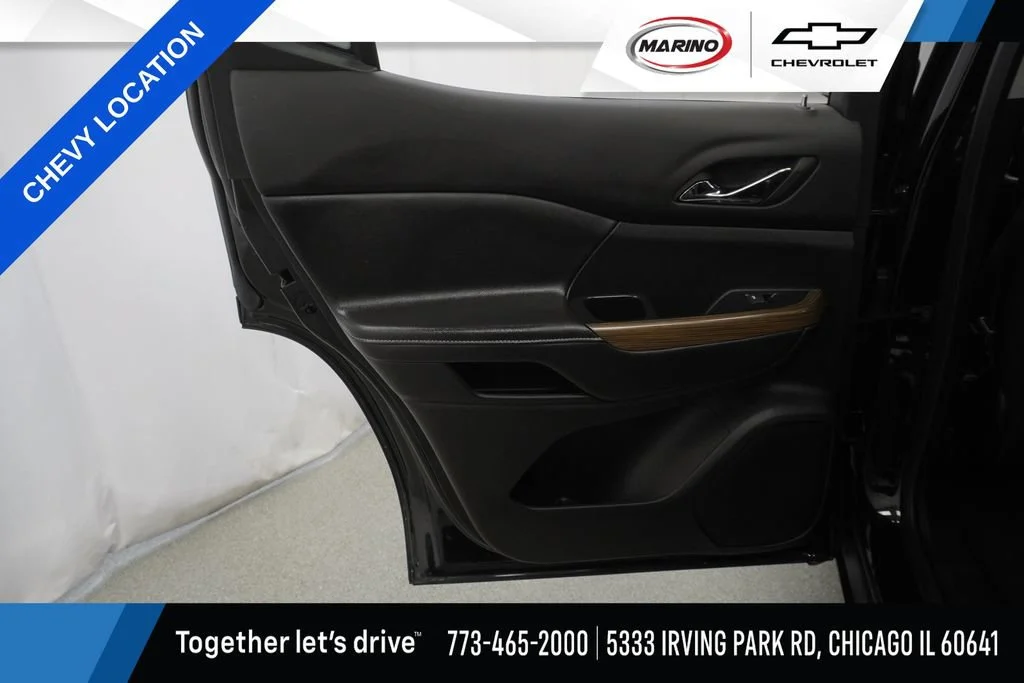Used 2023 Ebony Twilight Metallic GMC SLE image 30