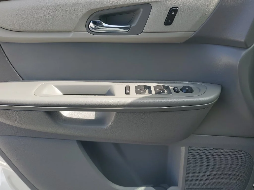 Used 2013 White Chevrolet LS image 19