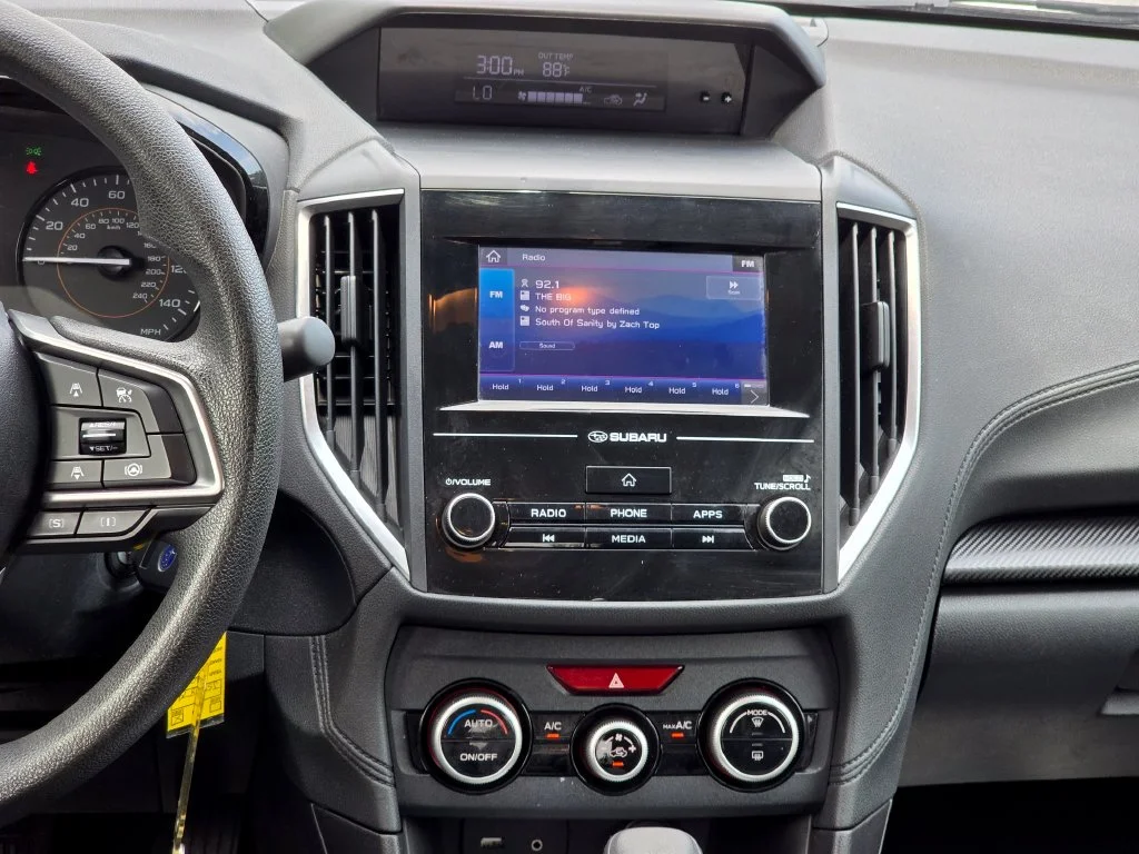 Used 2021 White Subaru Base image 32