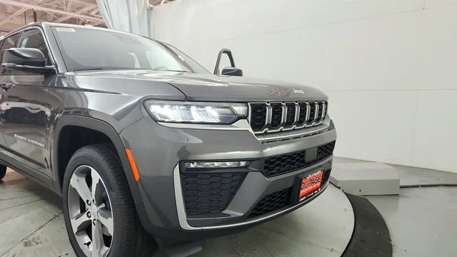 New 2026 Baltic Gray Metallic Clearcoat Jeep Limited image 26