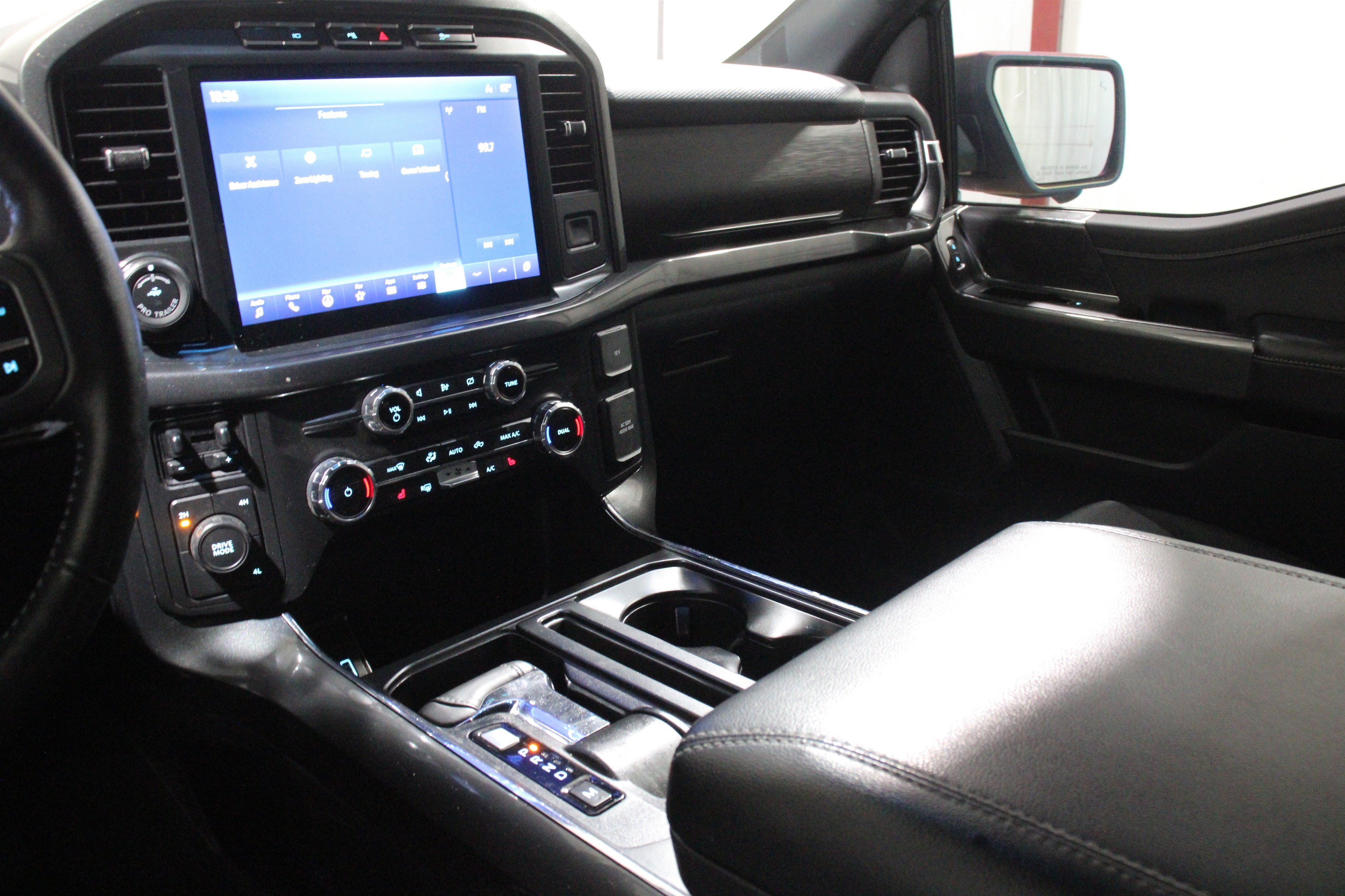 Used 2022 Space White Metallic Ford XLT image 19