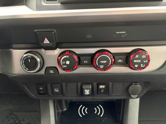 Used 2019 Black Toyota SR5 image 17