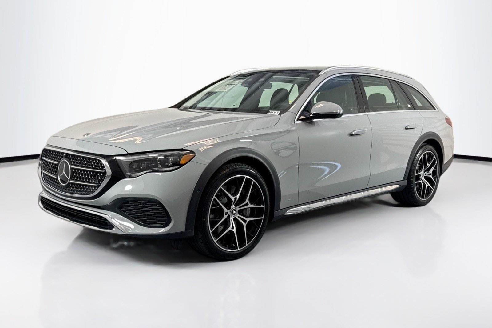 2026 Mercedes-Benz E-Class E450 4MATIC All-Terrain's photo