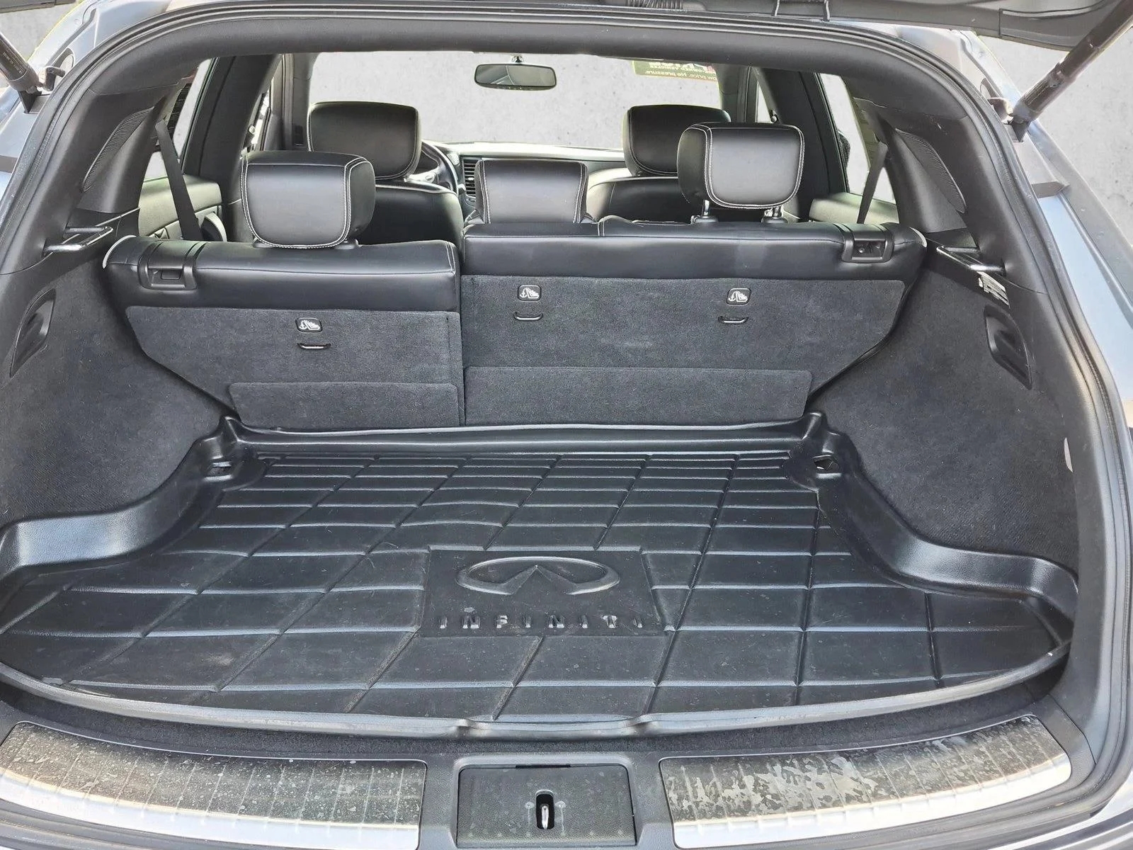 Used 2017 Graphite Shadow INFINITI  image 6