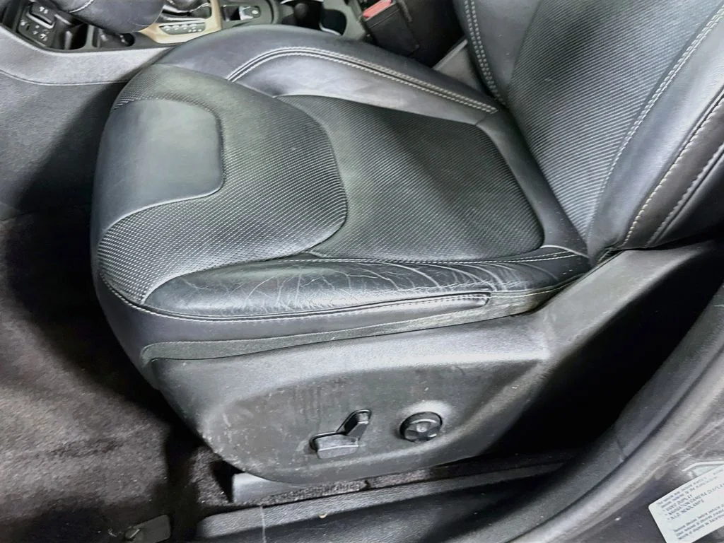 Used 2016 Gray Jeep Limited image 24