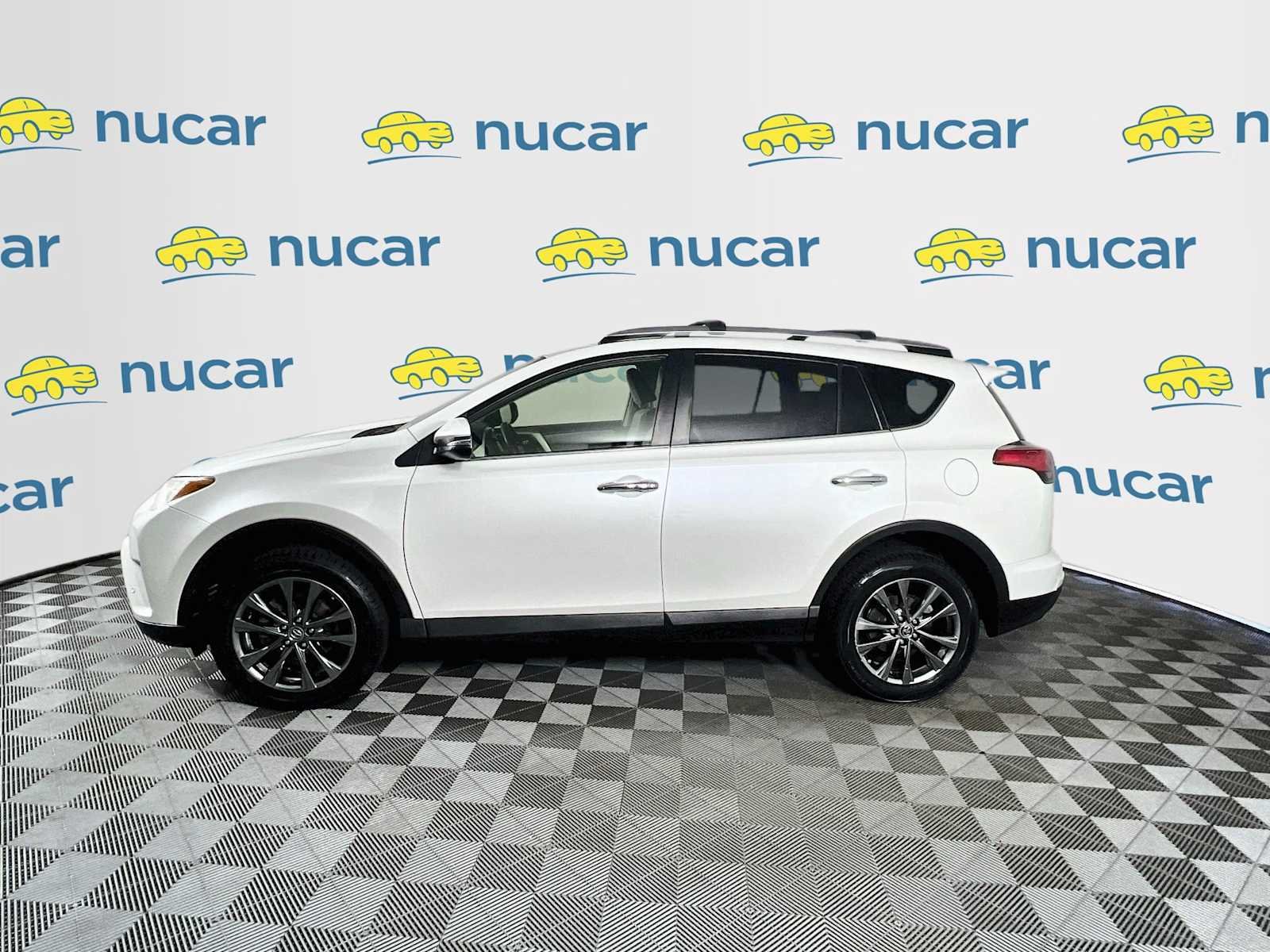 Used 2018 Blizzard Pearl Toyota Limited image 4