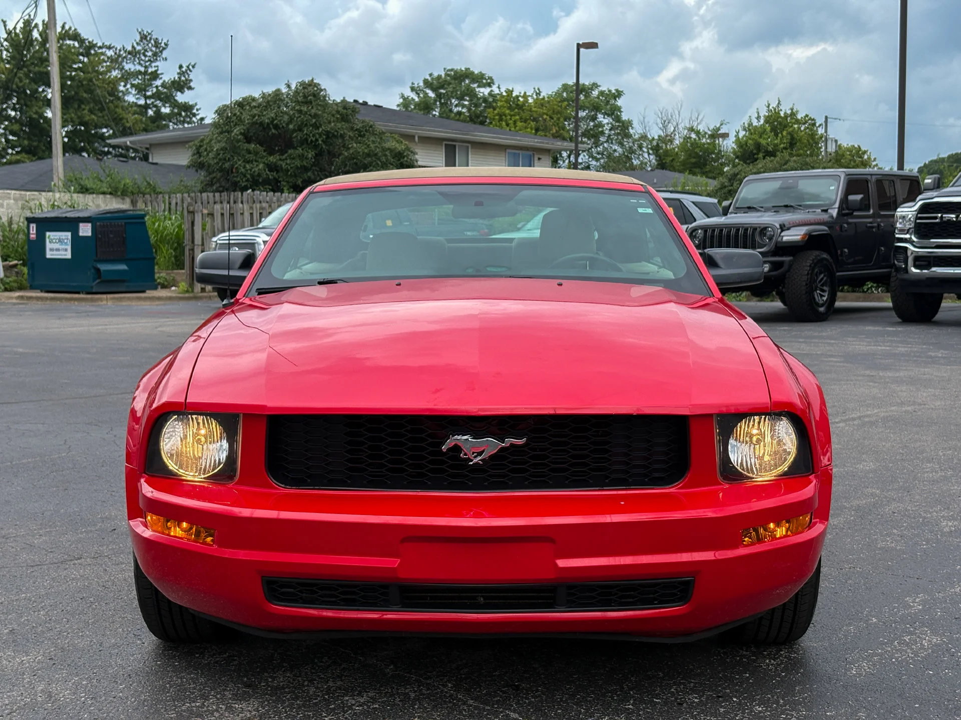 Used 2009 Red Ford V6 image 4