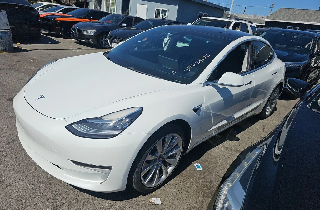 2018 Tesla Model 3 Long Range's photo