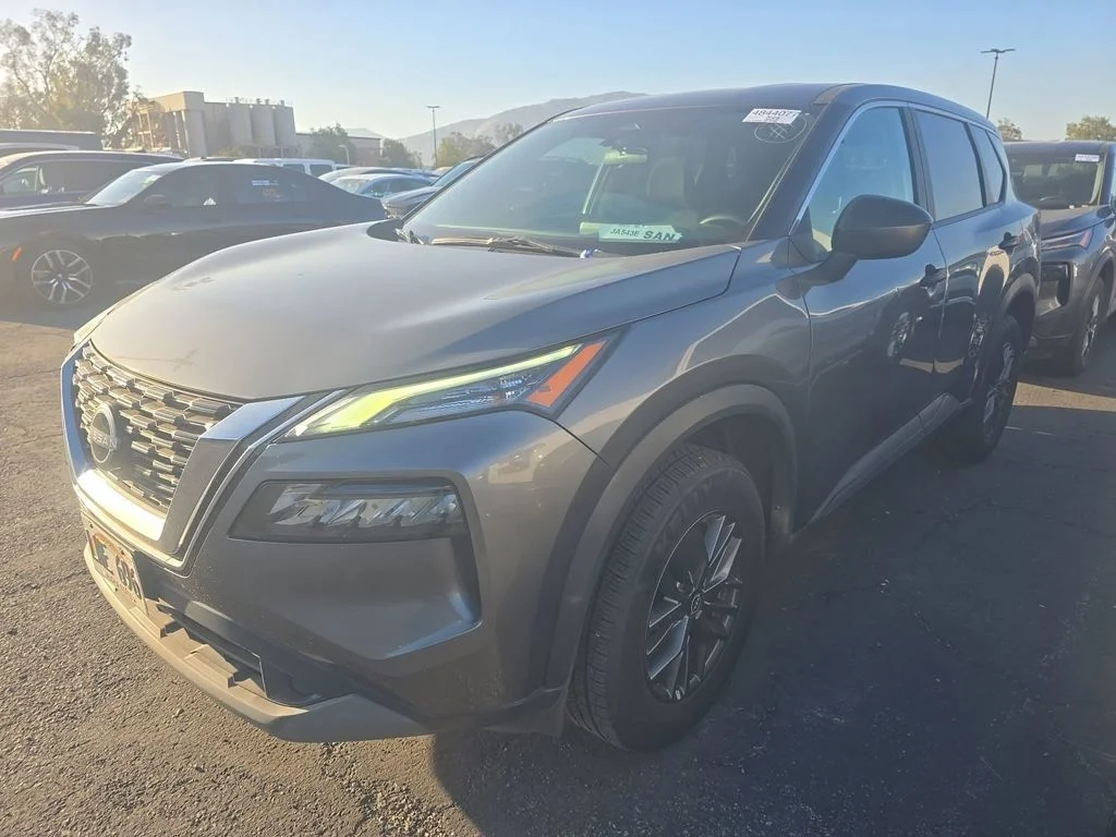 Used 2023 Gray Nissan S image 2